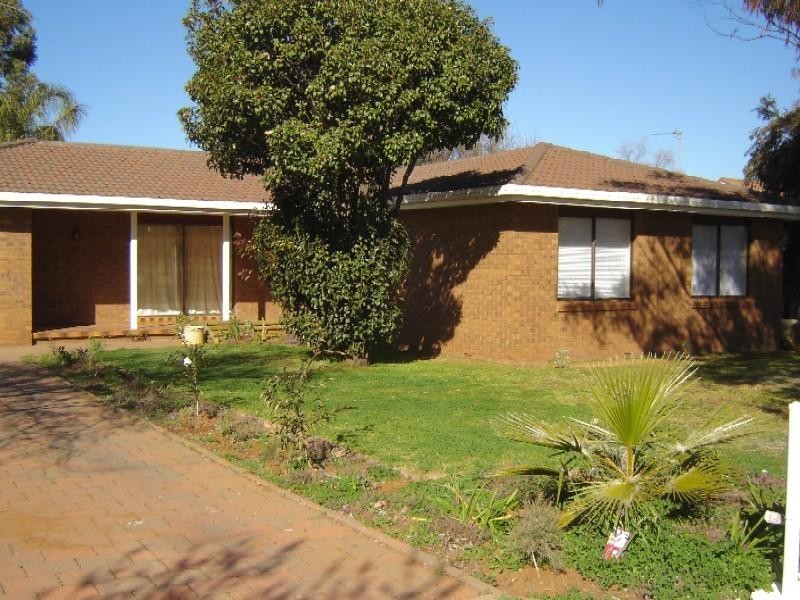 31 Meadowbank Drive, Dubbo NSW 2830