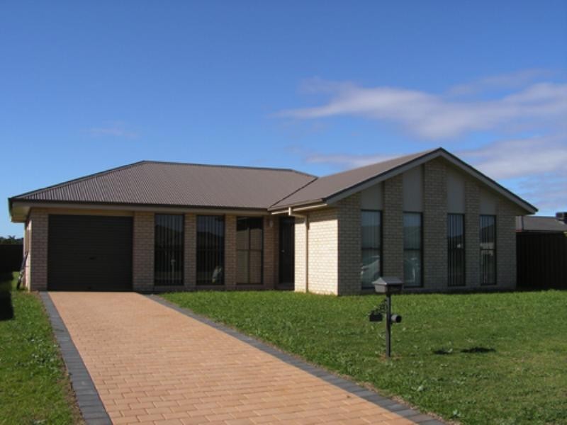 16 Arthur Summons Street, Dubbo NSW 2830
