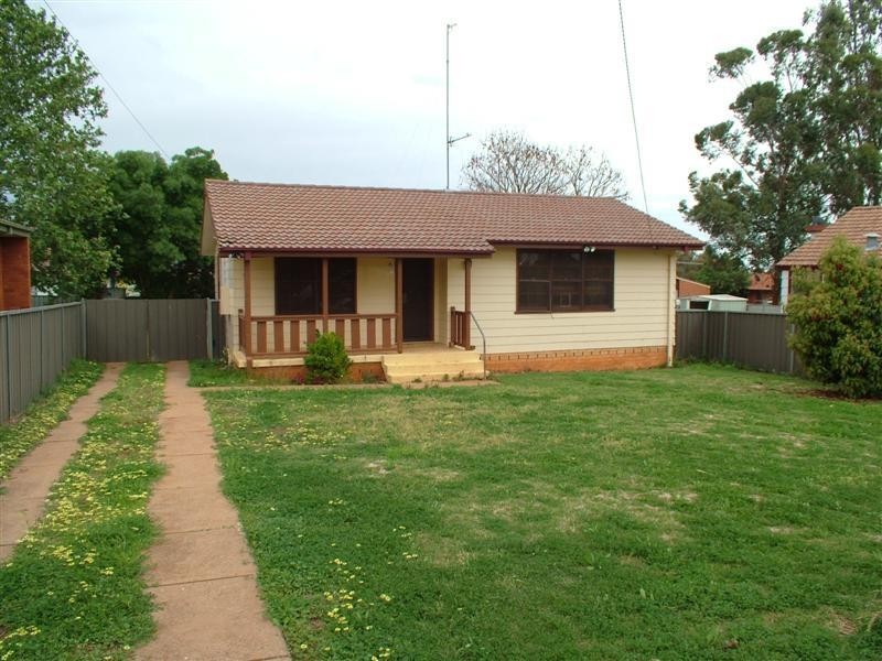 9 Braun Avenue, Dubbo NSW 2830