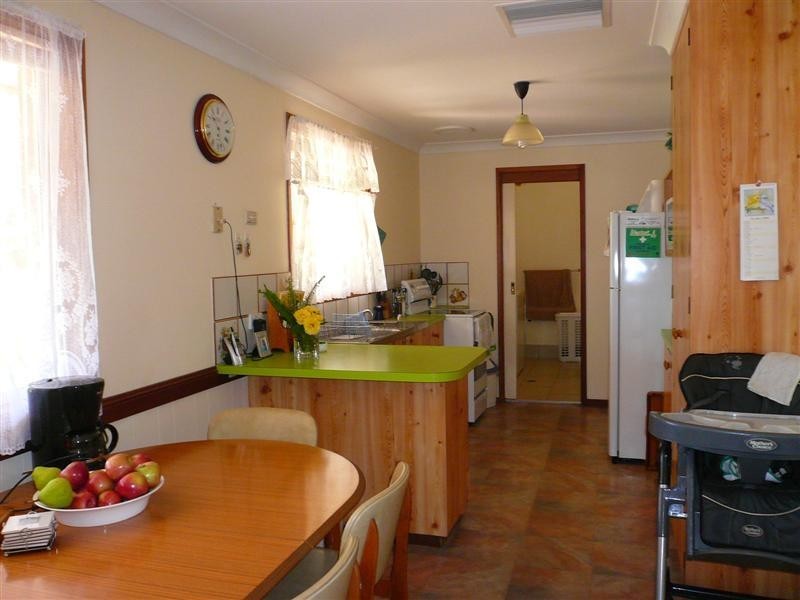 4 Flinders Close, Dubbo NSW 2830