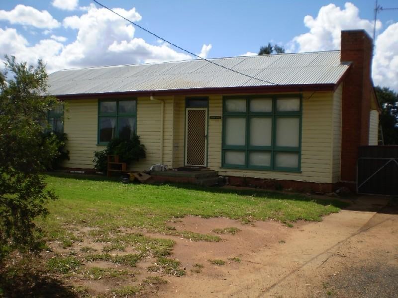 1 Arthur Bartlett Drive, Dubbo NSW 2830