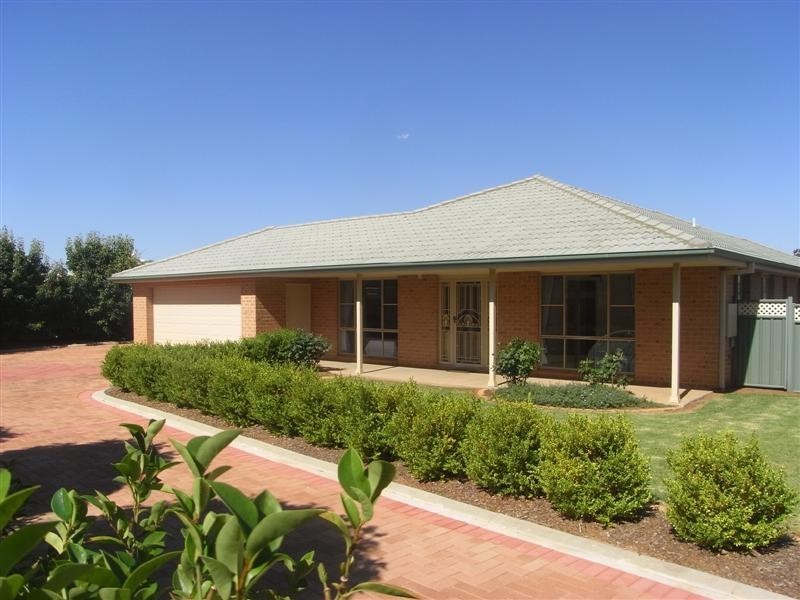 7 Pebble Beach Drive, Dubbo NSW 2830