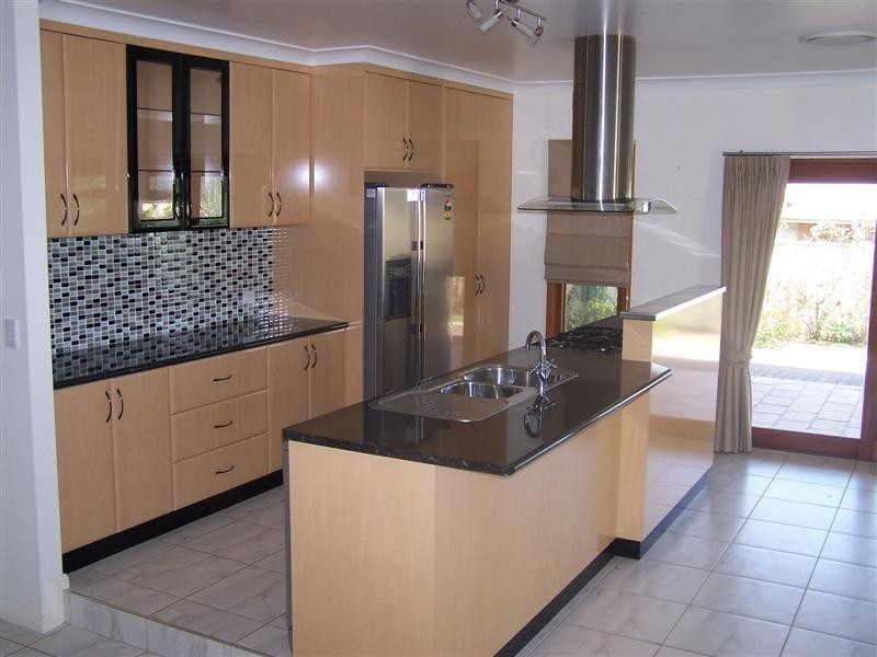 11 Lakeside Circuit, Dubbo NSW 2830