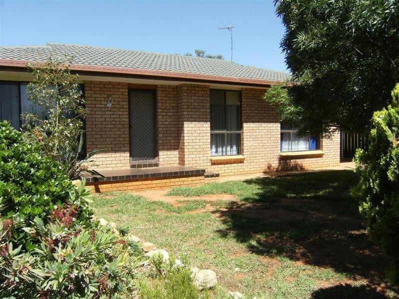 44 Bonner Crescent, Dubbo NSW 2830