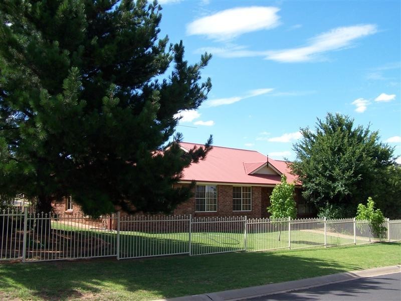 7A Clearwater Place, Dubbo NSW 2830