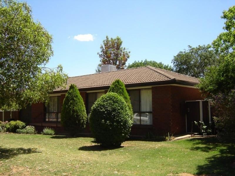 2 Booth Street, Dubbo NSW 2830