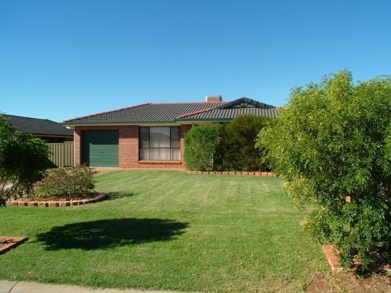 26 Websdale Drive, Dubbo NSW 2830