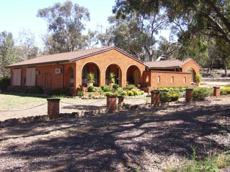 72 Douglas Street, Geurie NSW 2831