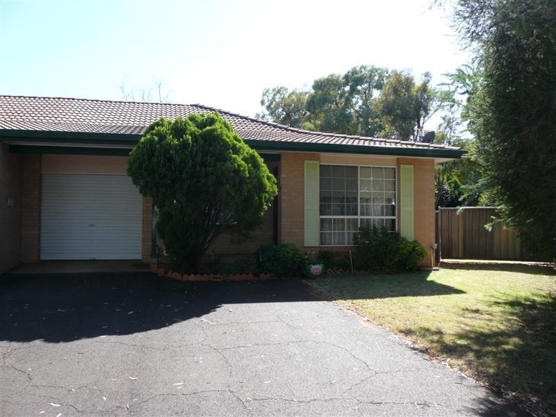 2/19 St Georges Terrace, Dubbo NSW 2830