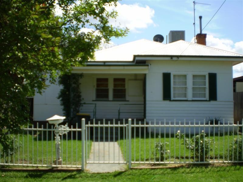 2 Ronald Street, Dubbo NSW 2830