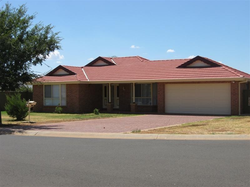 16 Lancaster Parkway, Dubbo NSW 2830