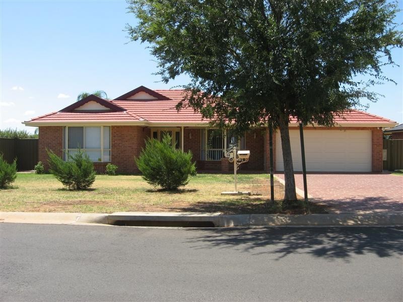 16 Lancaster Parkway, Dubbo NSW 2830