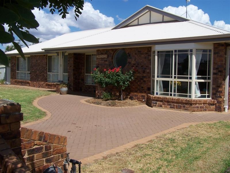 2 Silkwood Close, Dubbo NSW 2830