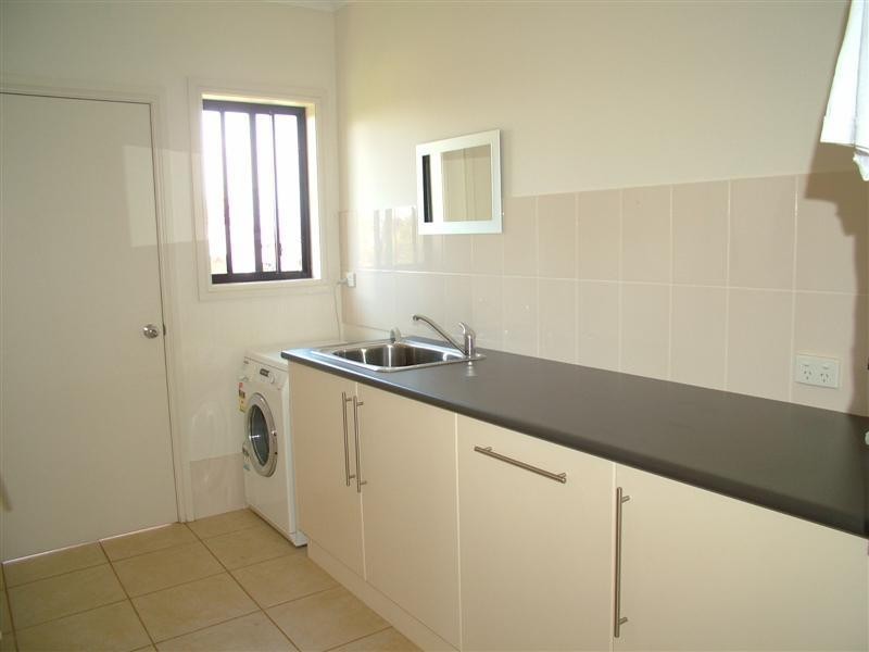 76 Hennessy Drive, Dubbo NSW 2830
