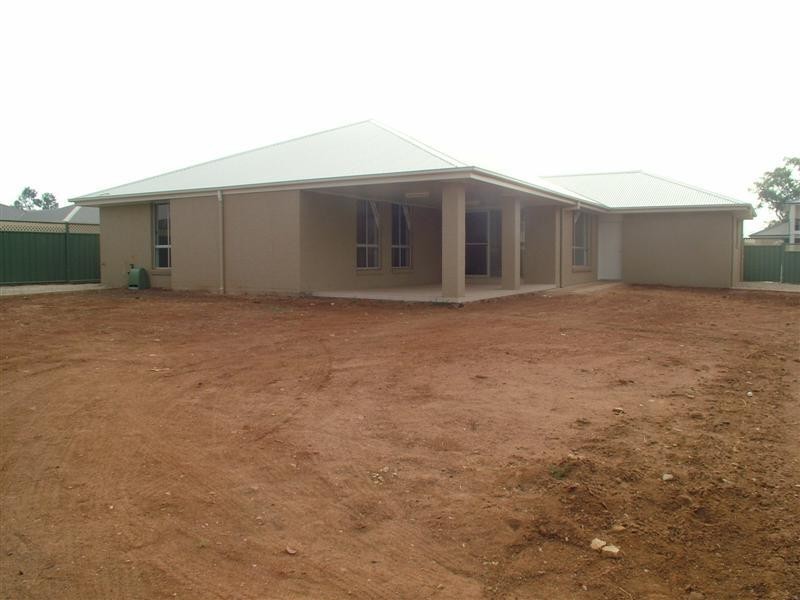 43 Cypress Point Drive, Dubbo NSW 2830