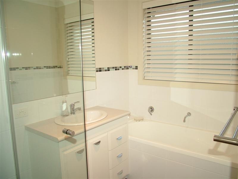 16 Holmwood Drive, Dubbo NSW 2830