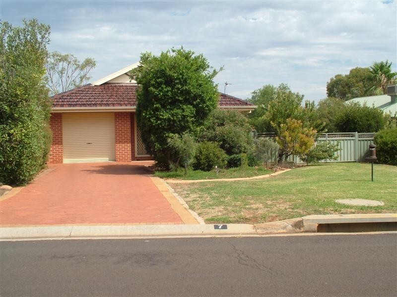 7 Lincoln Parkway, Dubbo NSW 2830
