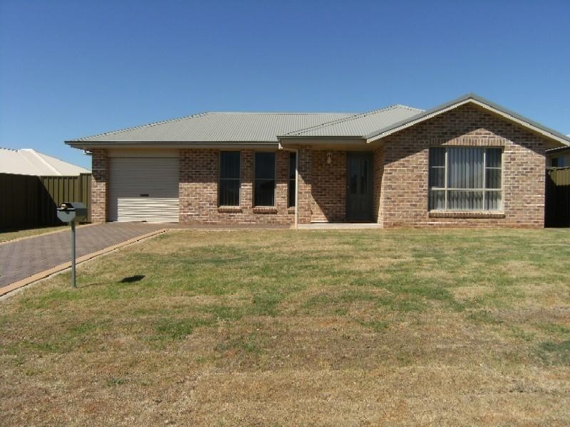 25 Arthur Summons Street, Dubbo NSW 2830