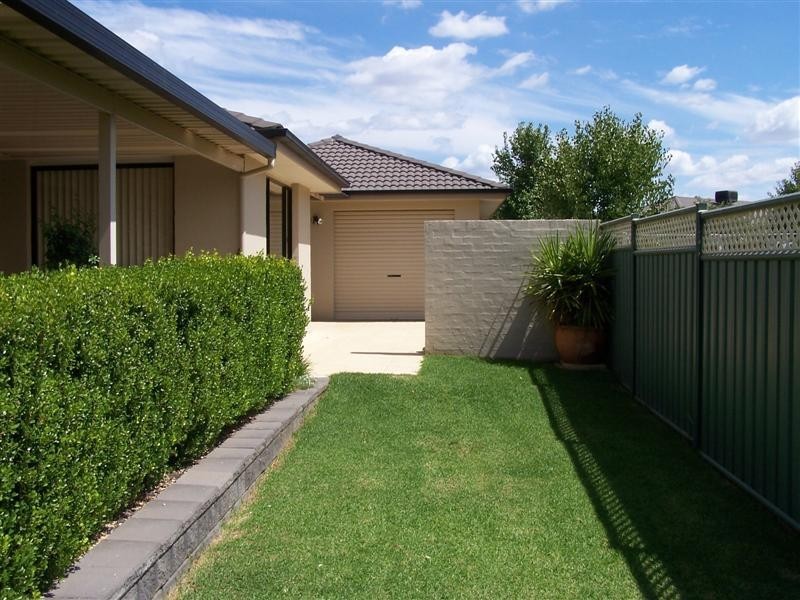4 Turnberry Terrace, Dubbo NSW 2830