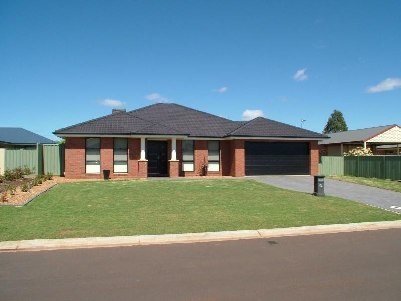 3 Peel Place, Dubbo NSW 2830
