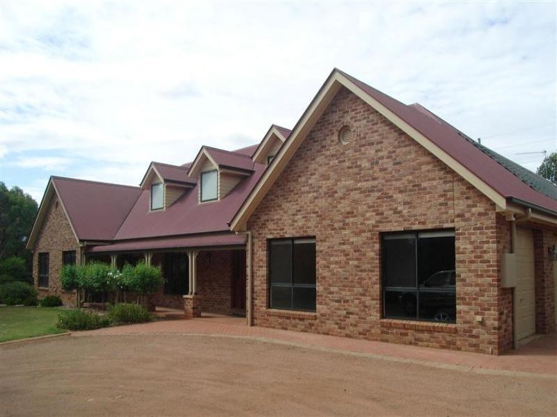 7 Waverly Drive, Dubbo NSW 2830