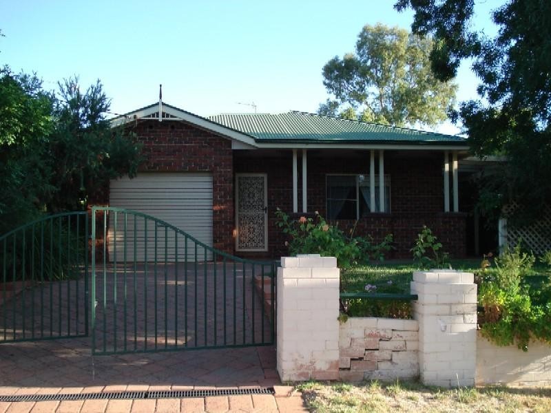 11 Bishop Street, Dubbo NSW 2830