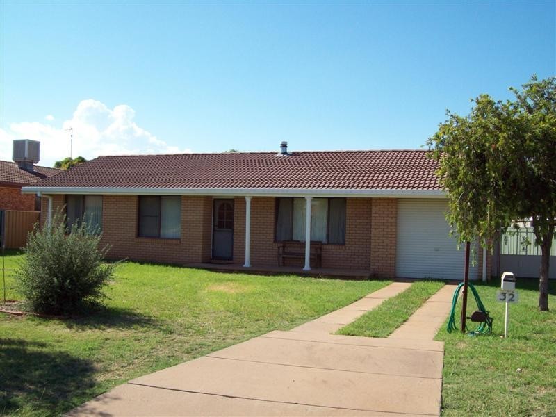 32 Royal Parade, Dubbo NSW 2830