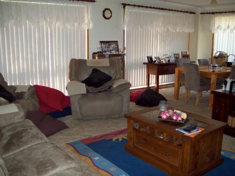 6 Lansdowne Drive, Dubbo NSW 2830