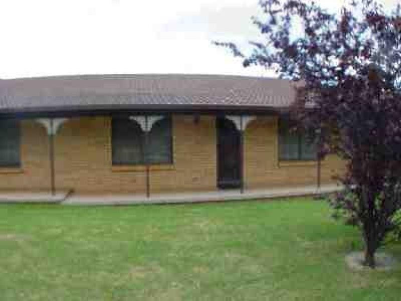 2/3 Forrest Crescent, Dubbo NSW 2830
