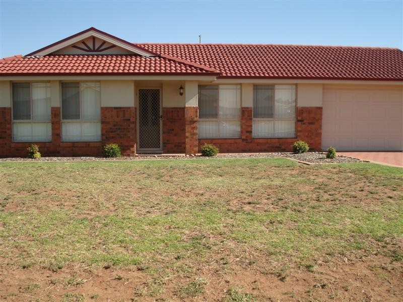 4 Cardiff Arms Avenue, Dubbo NSW 2830