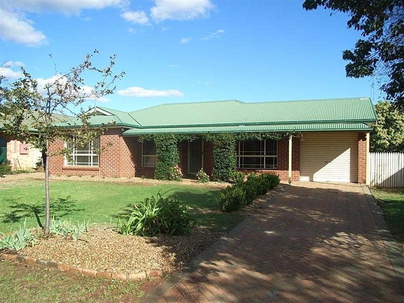28 Twickenham Drive, Dubbo NSW 2830