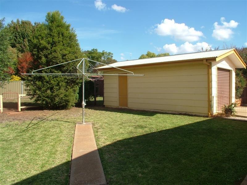 13 Laughton Street, Dubbo NSW 2830