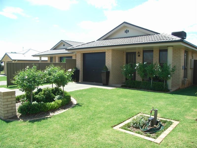 4B John Brass Place, Dubbo NSW 2830
