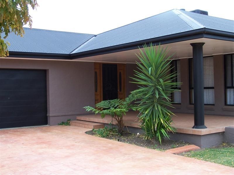 1A Herbert Street, Wellington NSW 2820