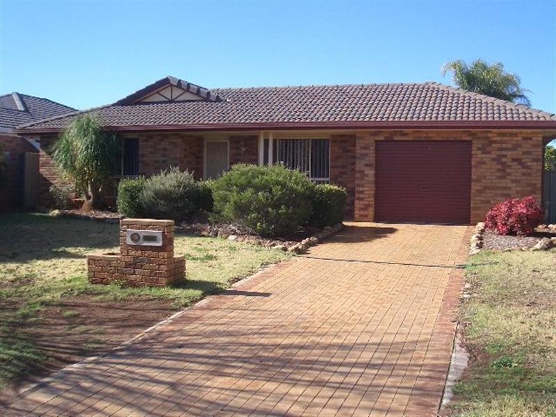 8 Barwon Way, Dubbo NSW 2830