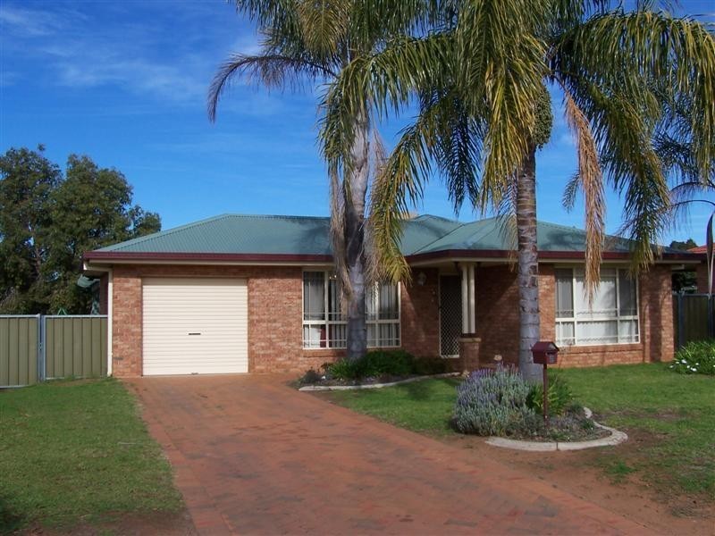 9 Swan Street, Dubbo NSW 2830