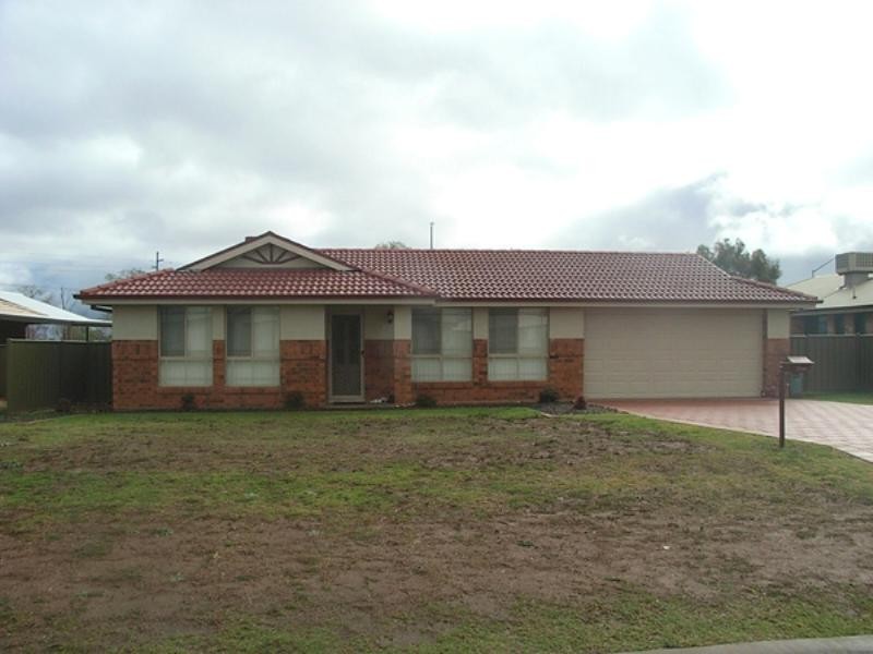 4 Cardiff Arms Avenue, Dubbo NSW 2830