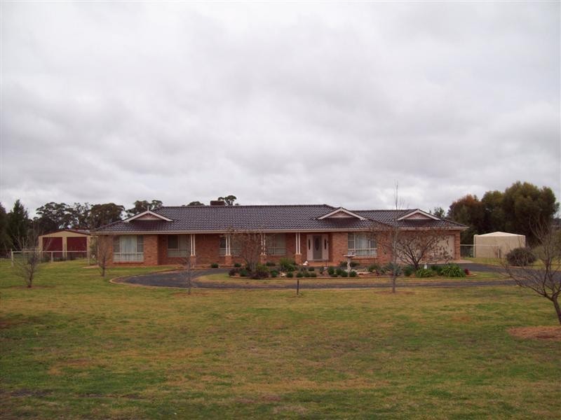 2R Nocoleche Drive, Dubbo NSW 2830