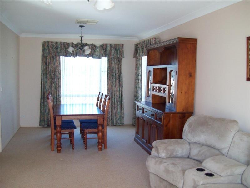 2R Nocoleche Drive, Dubbo NSW 2830