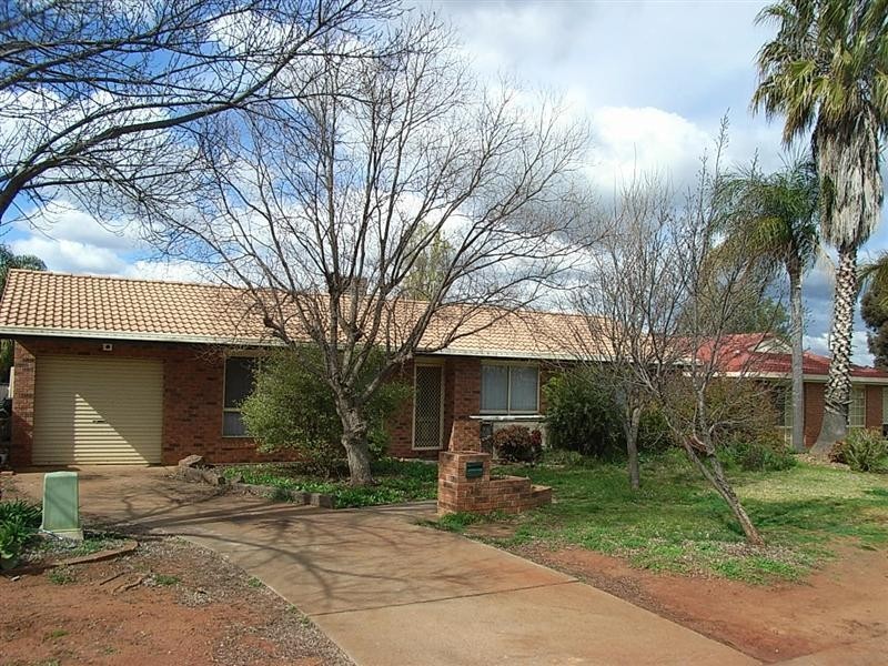 72 Sturt Circle, Dubbo NSW 2830