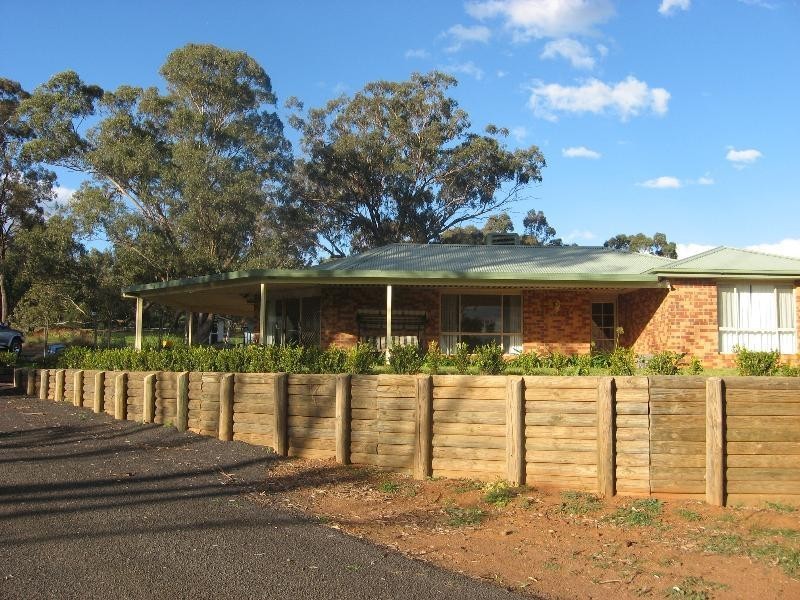 9 Boree Drive, Dubbo NSW 2830