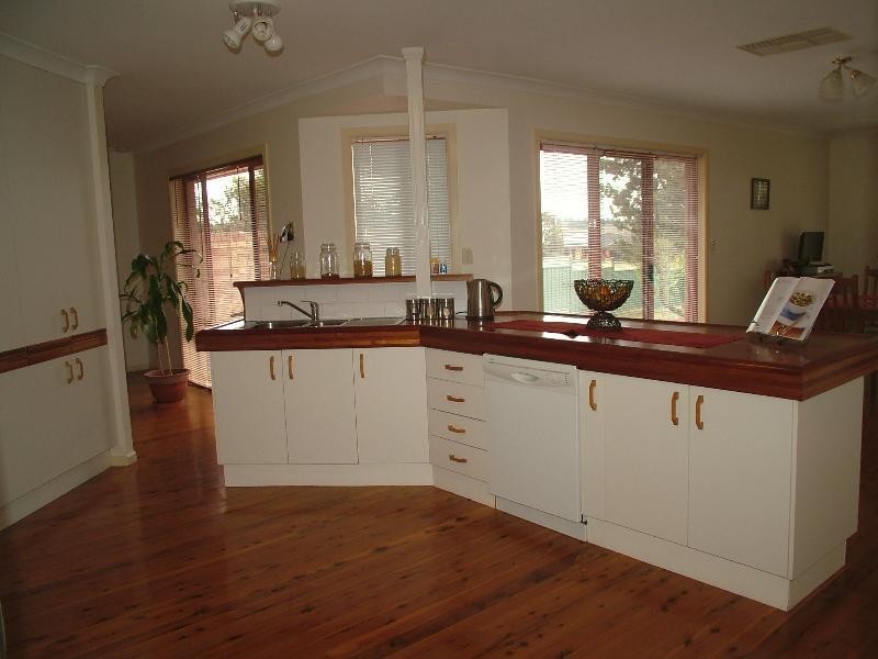 2 Willowbend Way, Dubbo NSW 2830