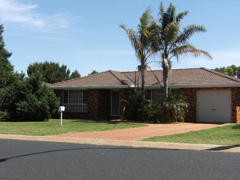 23 Twickenham Drive, Dubbo NSW 2830