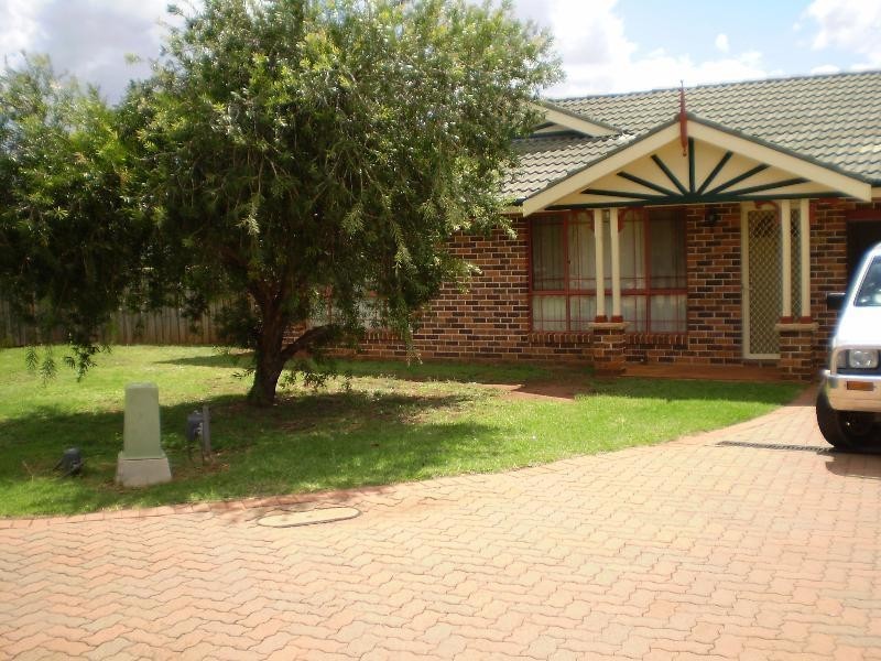 8B John Glen Place, Dubbo NSW 2830