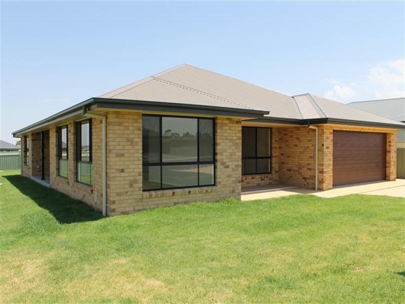 31 Holmwood Drive, Dubbo NSW 2830