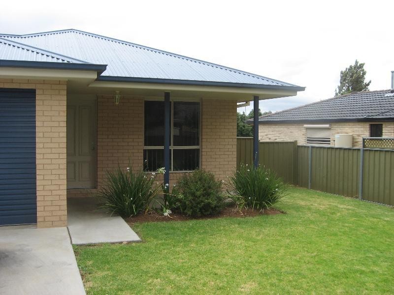 2/11 Magpie Close, Dubbo NSW 2830