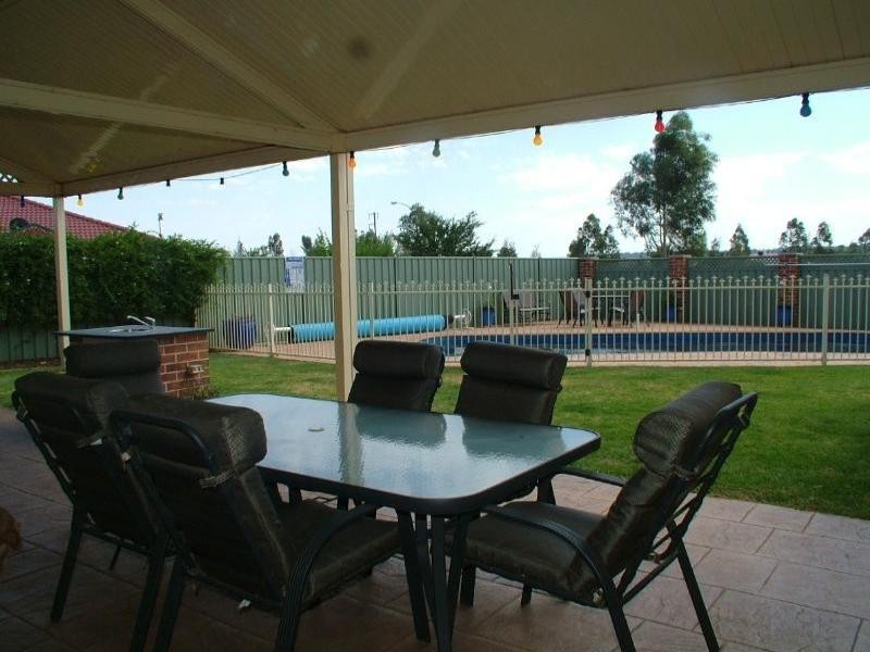 1 Hawkesbury Place, Dubbo NSW 2830