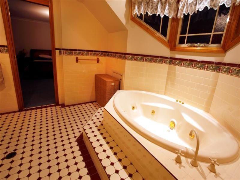 8 Charmere Place, Dubbo NSW 2830