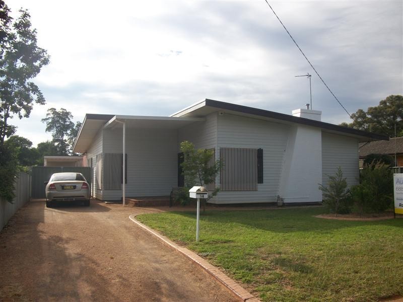 14 Hampden Street, Dubbo NSW 2830