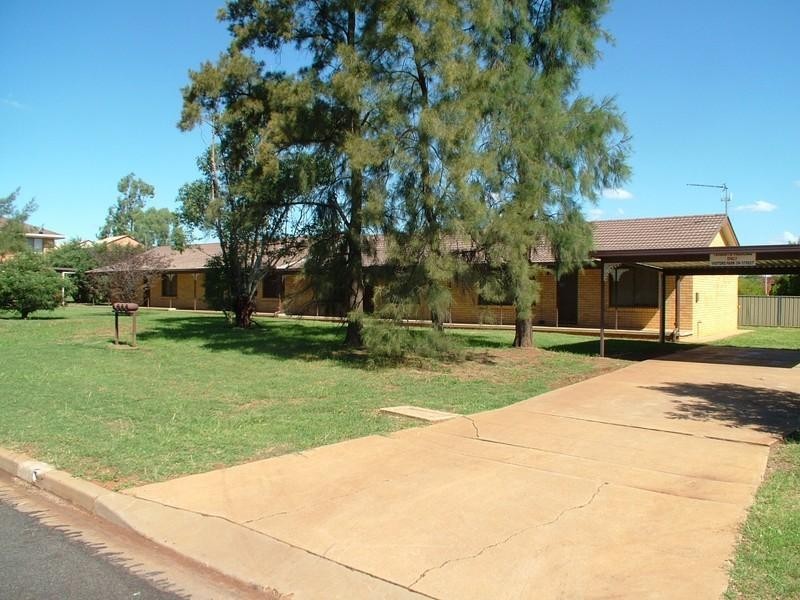 2/3 Forrest Crescent, Dubbo NSW 2830